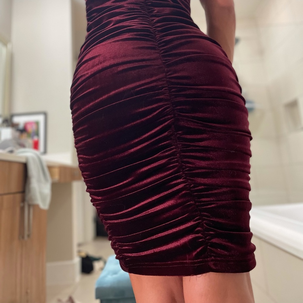 Velvet Hot Miami Styles Cinched Midi Dress - Picture 12 of 12